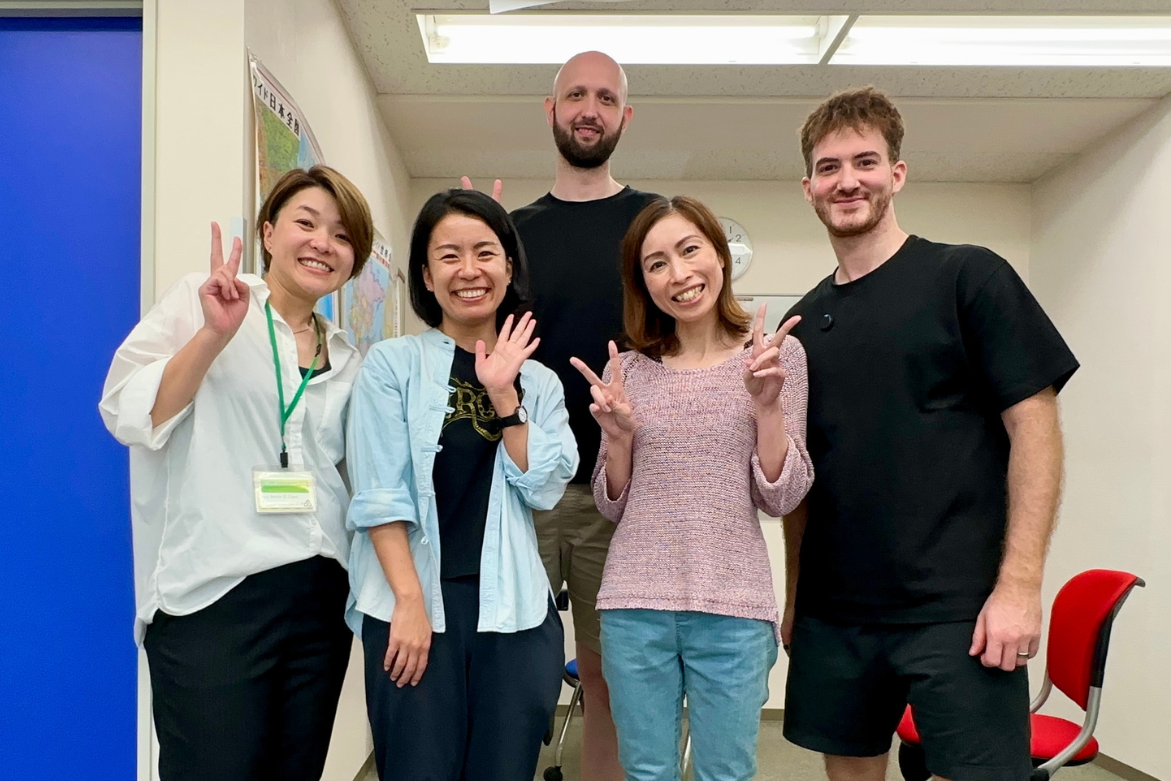escuela en akihabara Visita a estudiantes en Japón
