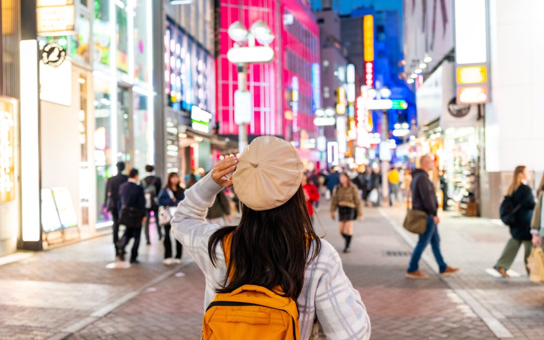 Mujer comprando en Harajuka